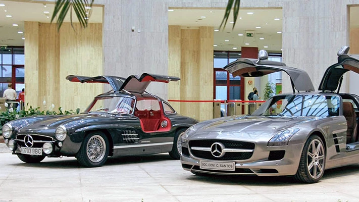 Mercedes-Benz SLS AMG e 300 SLR